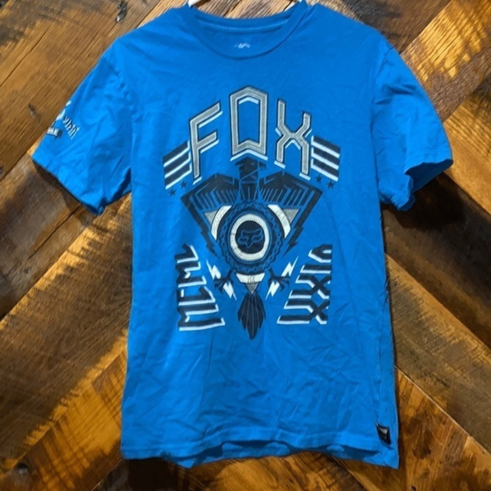 Fox , size medium